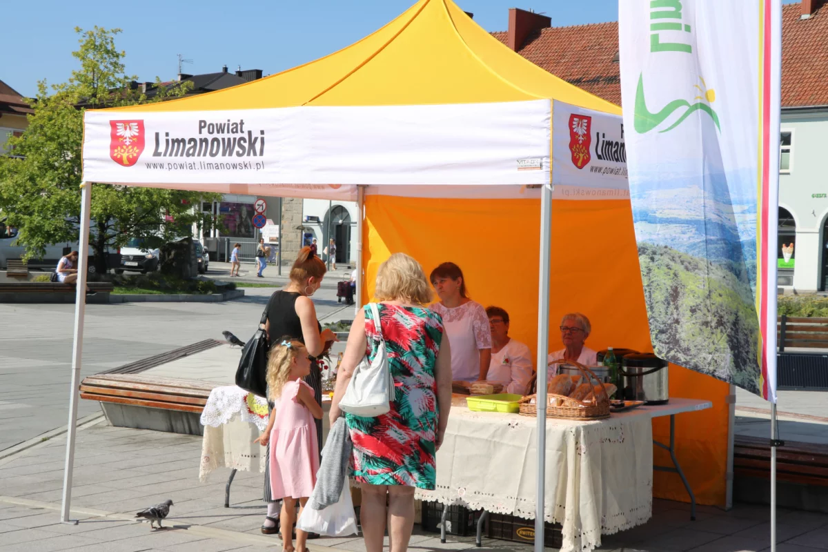 Mieszkańcy spotkali się z regionalnymi smakami