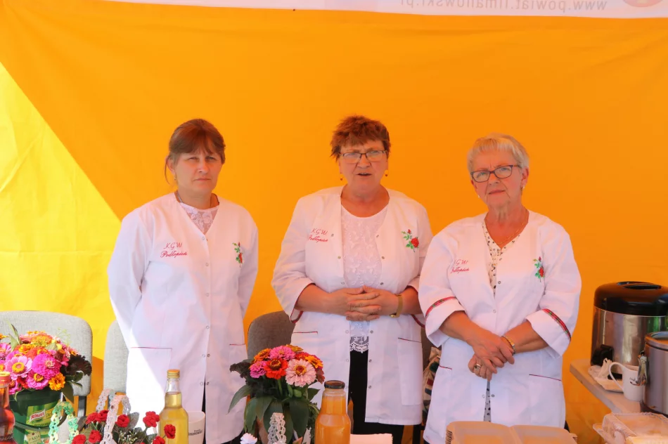 Mieszkańcy spotkali się z regionalnymi smakami - zdjęcie 6