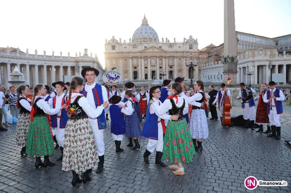 „Mali Męcinianie” u Grobu Ojca Świętego - zdjęcie 2