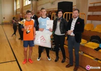 Gimnazjaliści ze Starej Wsi I Mistrzami Gminy w Halowej Piłce Nożnej! - zdjęcie główne