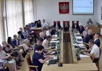 Obrady miejskich radnych na żywo - zdjęcie główne