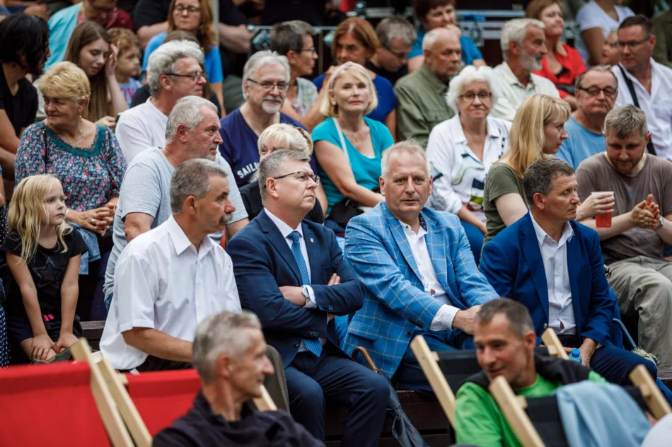 Jubileuszowy występ w plenerze - zdjęcie 3