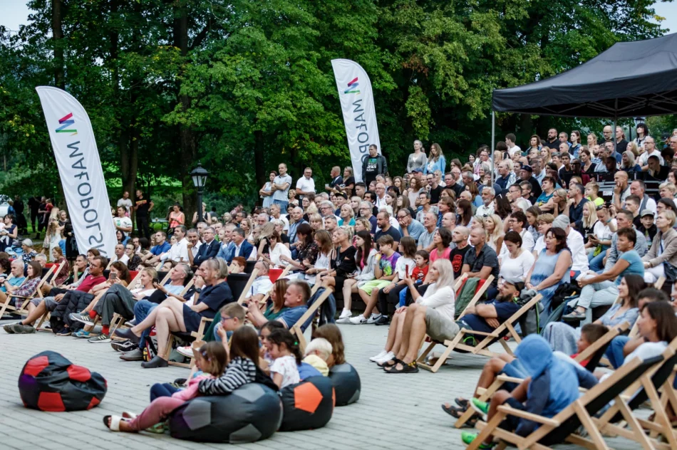 Jubileuszowy występ w plenerze - zdjęcie 13