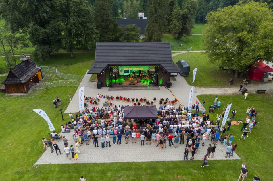 Jubileuszowy występ w plenerze - zdjęcie 16