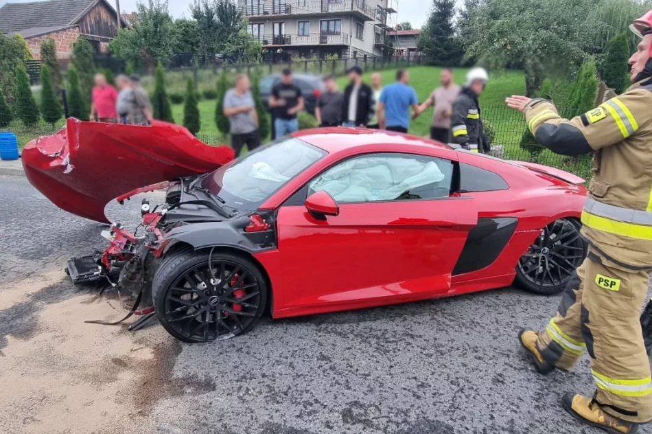 Rozbił Audi na ogrodzeniu - zdjęcie 2
