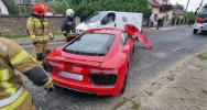 Rozbił Audi na ogrodzeniu - zdjęcie 3