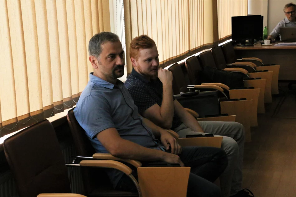 Spotkanie w sprawie opracowania projektu budowy bazy WOT - zdjęcie 13