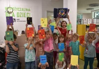 Wakacje 2022 w Miejskiej Bibliotece Publicznej - zdjęcie główne