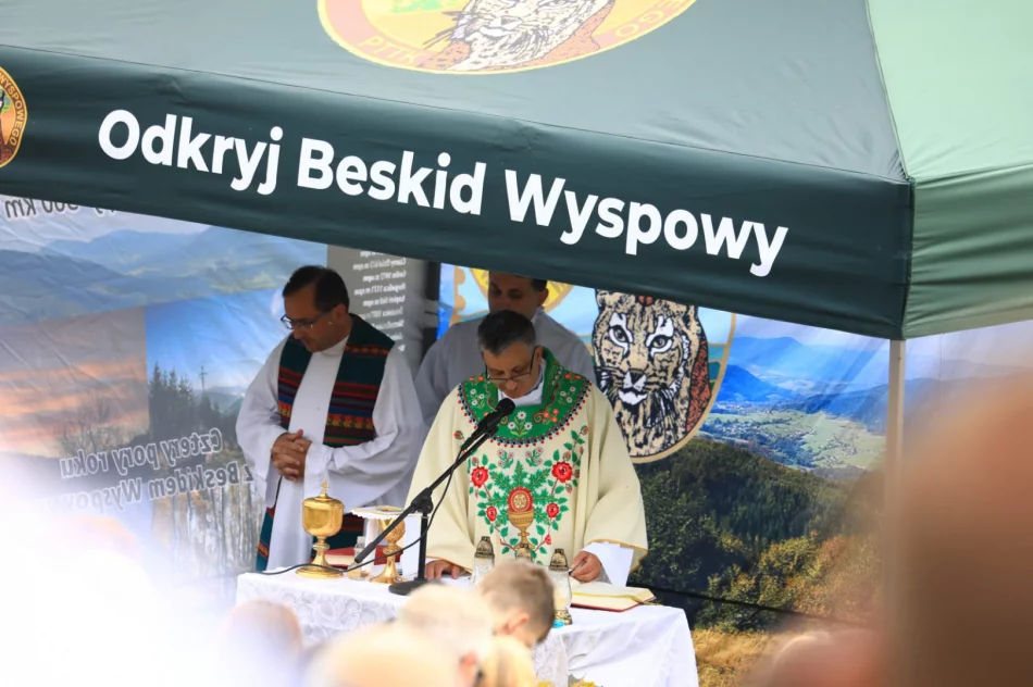 Po raz XXII na szczycie spotkali się pasjonaci Beskidu Wyspowego - zdjęcie 2
