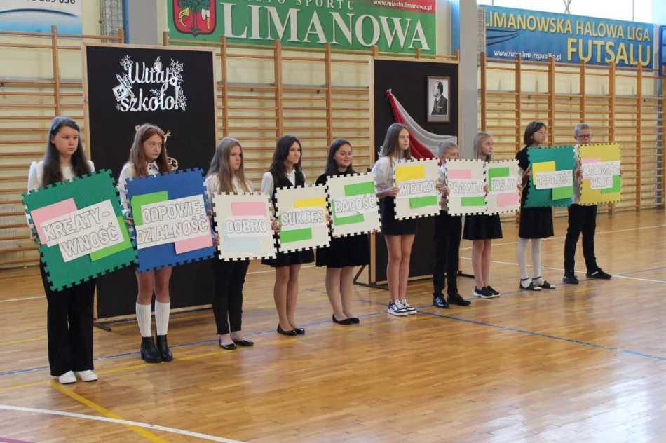 Początek roku szkolnego 2022/2023 w miejskich szkołach - zdjęcie 7