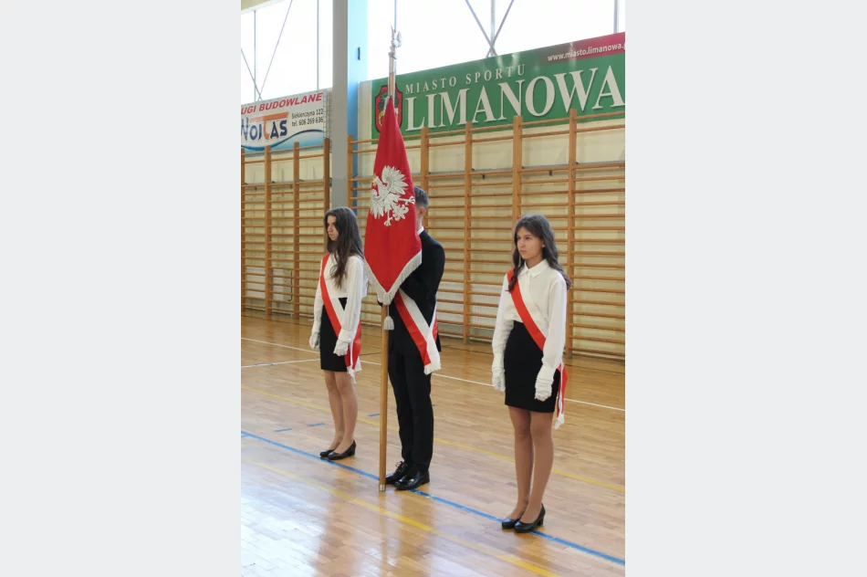 Początek roku szkolnego 2022/2023 w miejskich szkołach - zdjęcie 8