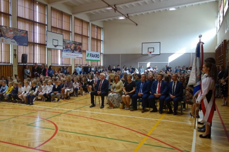 Początek roku szkolnego 2022/2023 w miejskich szkołach - zdjęcie 11