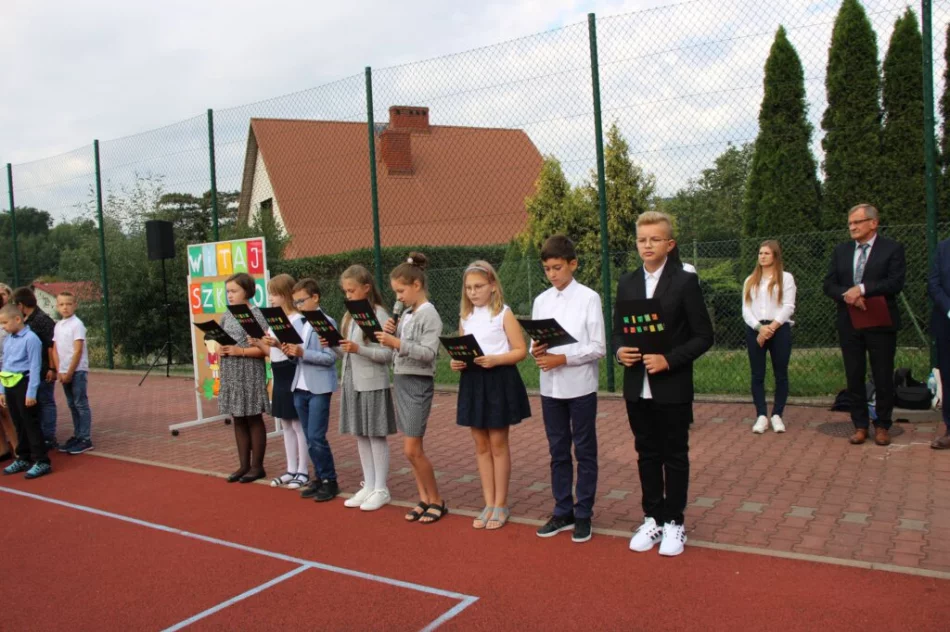 Początek roku szkolnego 2022/2023 w miejskich szkołach - zdjęcie 18