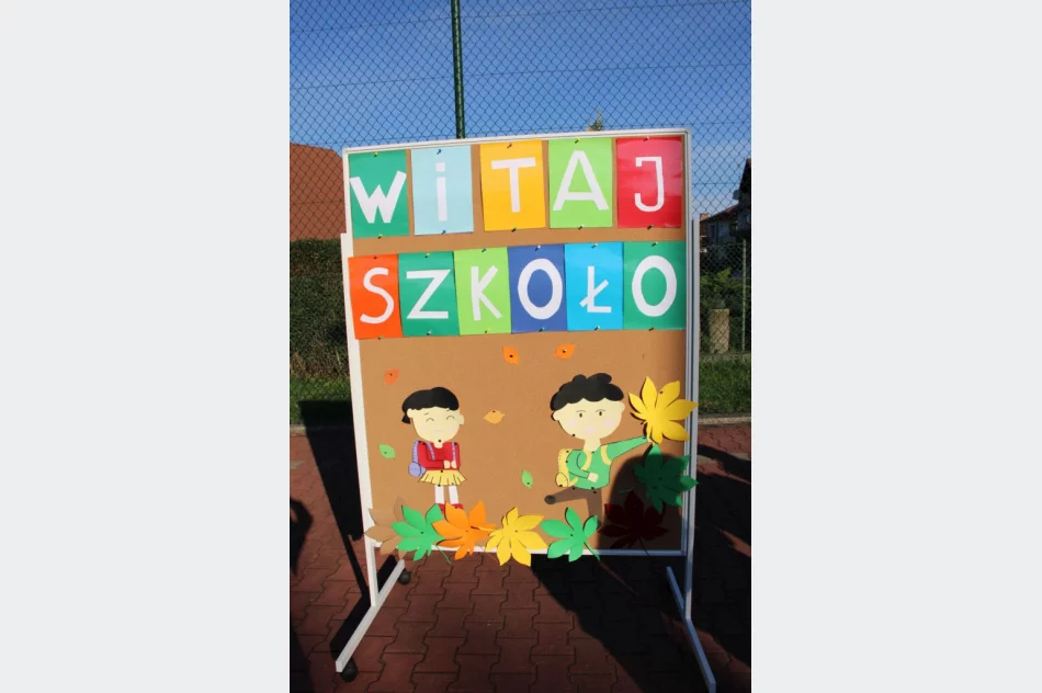 Początek roku szkolnego w miejskich szkołach  - zdjęcie 9