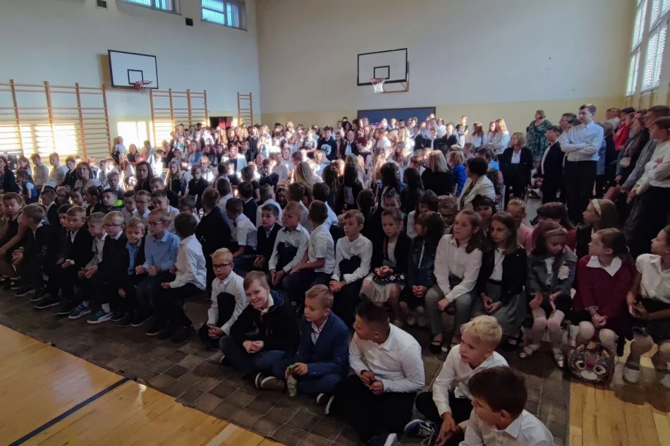 Początek roku szkolnego w miejskich szkołach  - zdjęcie 10