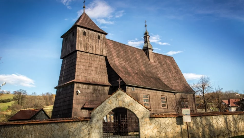 Można zwiedzać najcenniejsze obiekty na szlaku architektury drewnianej - zdjęcie 1