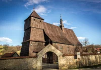 Można zwiedzać najcenniejsze obiekty na szlaku architektury drewnianej - zdjęcie główne