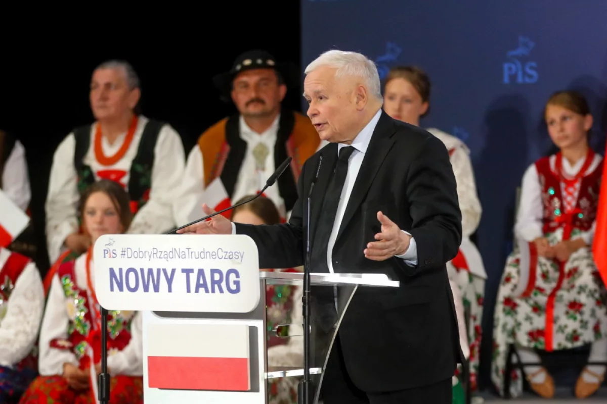 Jarosław Kaczyński w Nowym Targu:  trzeba palić wszystkim, poza oponami czy podobnymi