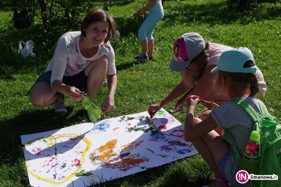 Artystyczne podsumowanie wakacji w świetlicy w Starej Wsi - zdjęcie 2