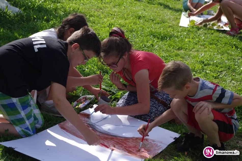 Artystyczne podsumowanie wakacji w świetlicy w Starej Wsi - zdjęcie 3