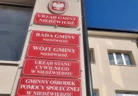 Alarmy bombowe w dwóch urzędach - zdjęcie główne