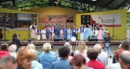 Było kolorowo, tanecznie, smacznie i wesoło - zdjęcie 2