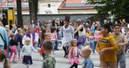 Było kolorowo, tanecznie, smacznie i wesoło - zdjęcie 4