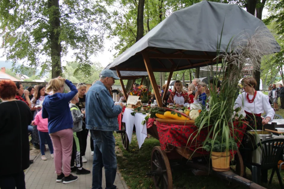Było kolorowo, tanecznie, smacznie i wesoło - zdjęcie 7