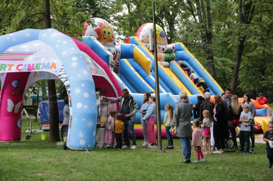 Było kolorowo, tanecznie, smacznie i wesoło - zdjęcie 8