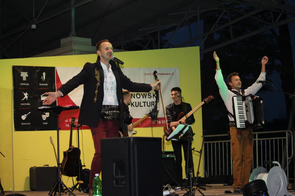 Było kolorowo, tanecznie, smacznie i wesoło - zdjęcie 10