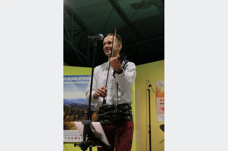 Było kolorowo, tanecznie, smacznie i wesoło - zdjęcie 17