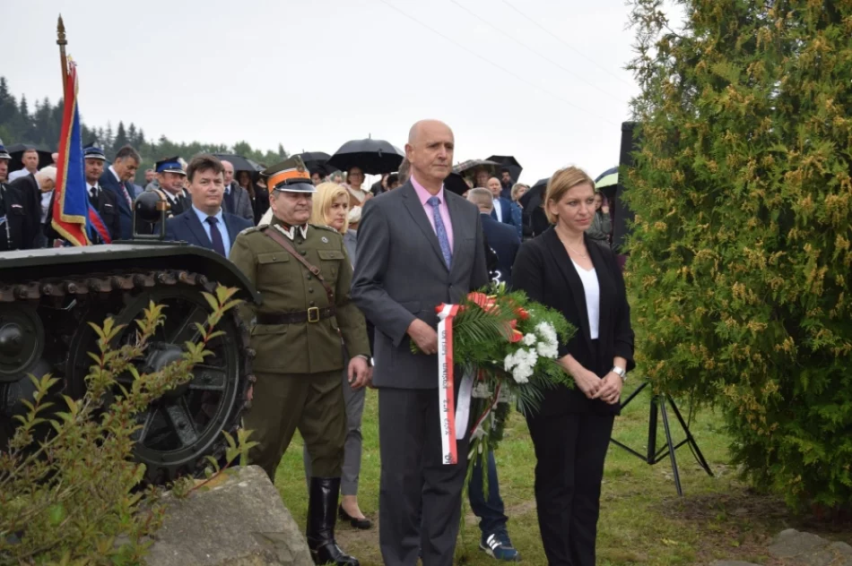 Pamiętali o 83. rocznicy walk - zdjęcie 9