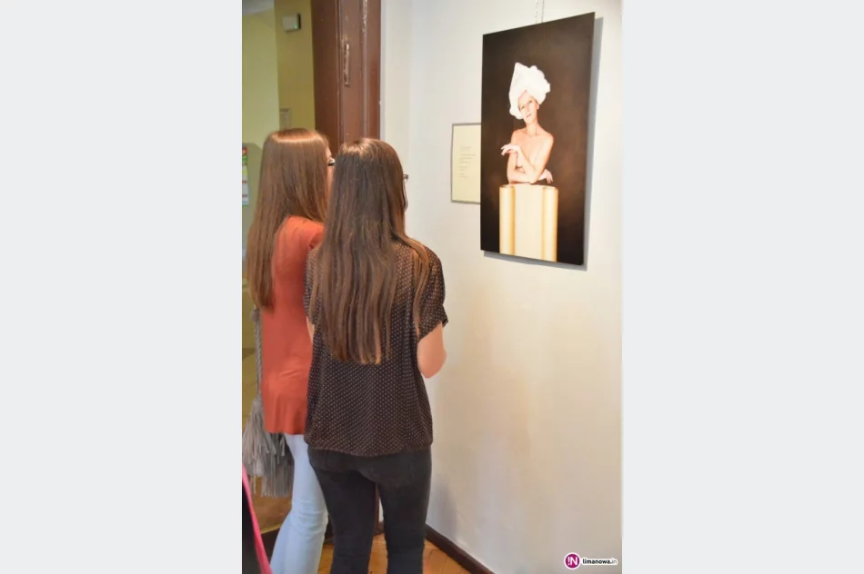 „Między widzem a obrazem” w artystycznym trójkolorze - zdjęcie 4