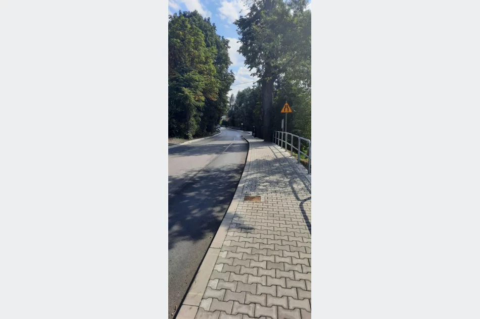 19 osób odbierało 430 metrów chodnika - zdjęcie 2