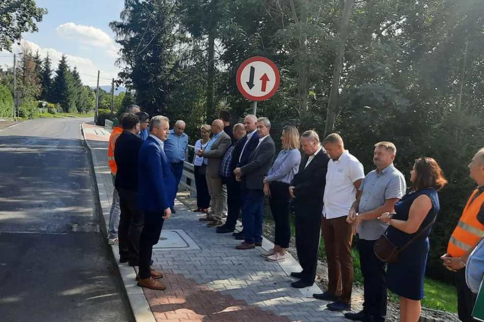 19 osób odbierało 430 metrów chodnika - zdjęcie 4