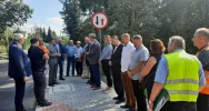 19 osób odbierało 430 metrów chodnika - zdjęcie 5