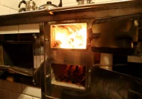 "Trzeba palić wszystkim" - minister tłumaczy, że chodzi o... miał - zdjęcie główne