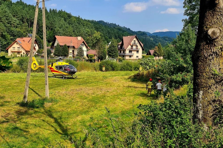 Mężczyzna przygnieciony przez ciągnik, wezwano LPR - zdjęcie 6