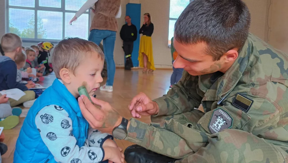 Strażacko-wojskowe spotkanie dzieci i młodzieży - zdjęcie 1