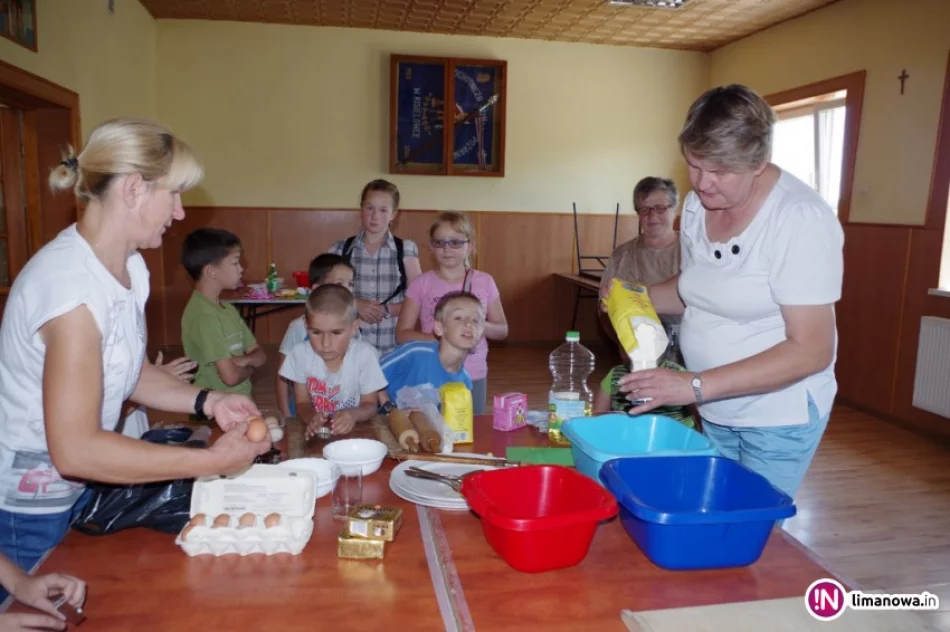 Wakacyjne zajęcia kulinarne w świetlicy w Kisielówce - zdjęcie 2