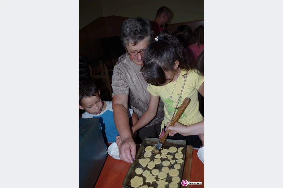 Wakacyjne zajęcia kulinarne w świetlicy w Kisielówce - zdjęcie 3