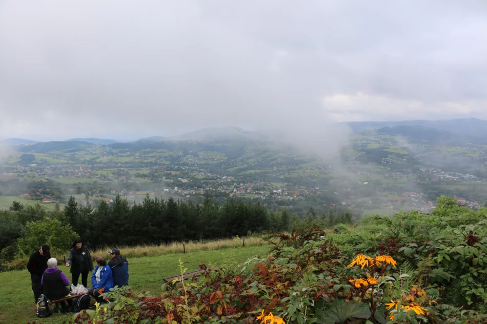 W ramach akcji „Odkryj Beskid Wyspowy” 11 września turyści spotkali się na Miejskiej Górze - zdjęcie 6