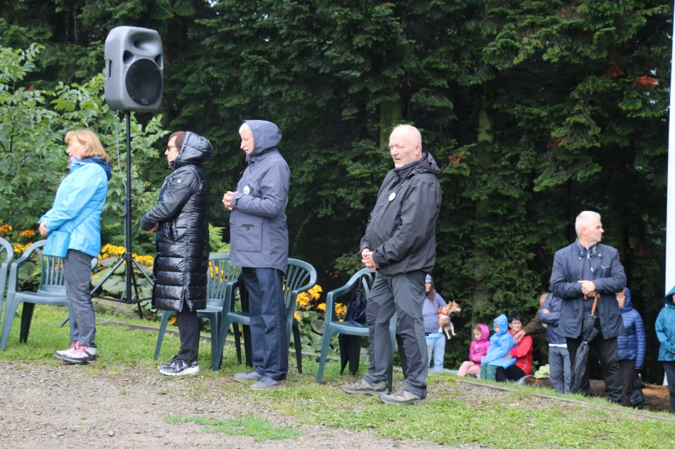 W ramach akcji „Odkryj Beskid Wyspowy” 11 września turyści spotkali się na Miejskiej Górze - zdjęcie 16
