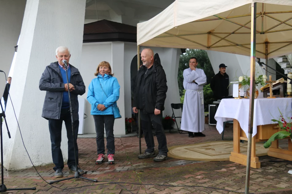 W ramach akcji „Odkryj Beskid Wyspowy” 11 września turyści spotkali się na Miejskiej Górze - zdjęcie 17