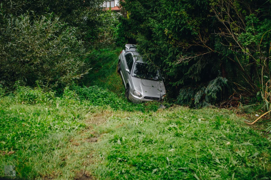 Subaru wypadło z drogi - zdjęcie 3