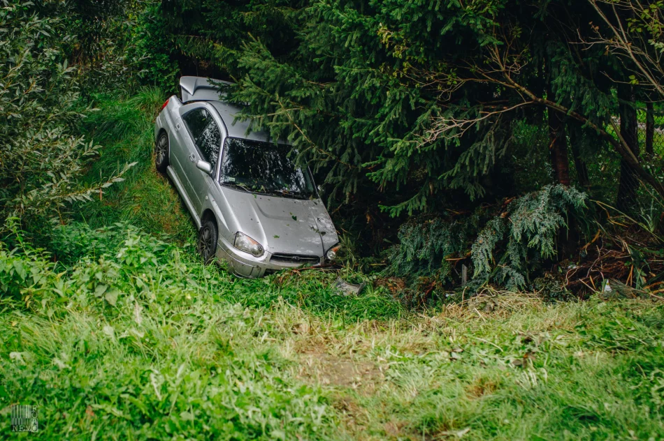 Subaru wypadło z drogi - zdjęcie 5