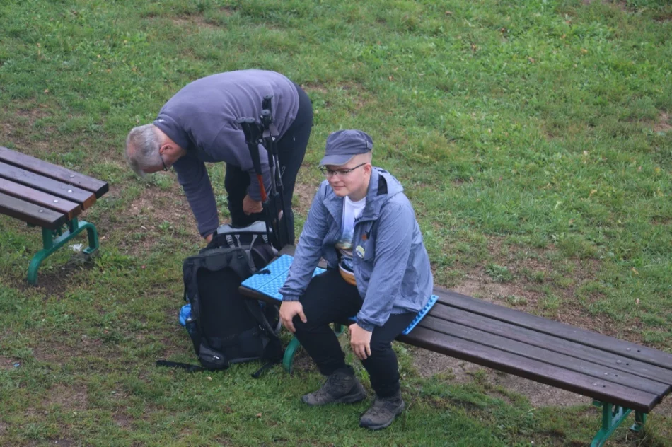 Turyści spotkali się mimo deszczowej aury - zdjęcie 6