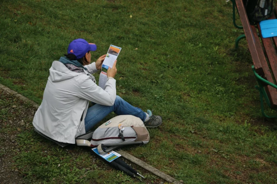 Turyści spotkali się mimo deszczowej aury - zdjęcie 18