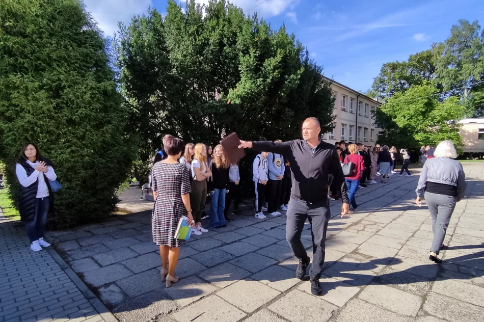 Ewakuowali ponad 1100 osób w czasie 2-3 minut - zdjęcie 7