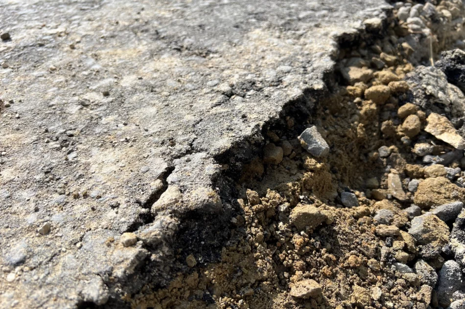 Nowy asfalt można zbierać… palcami - zdjęcie 13